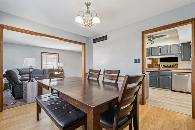 914 Lynda Road, Waterloo, IA 50701