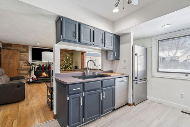 914 Lynda Road, Waterloo, IA 50701