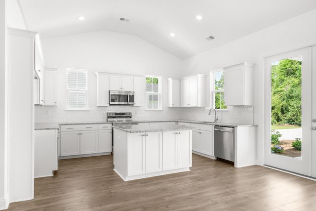 3810 Richardson St., Loris, SC 29569