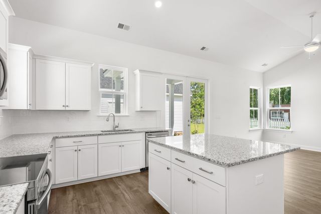 3810 Richardson St., Loris, SC 29569