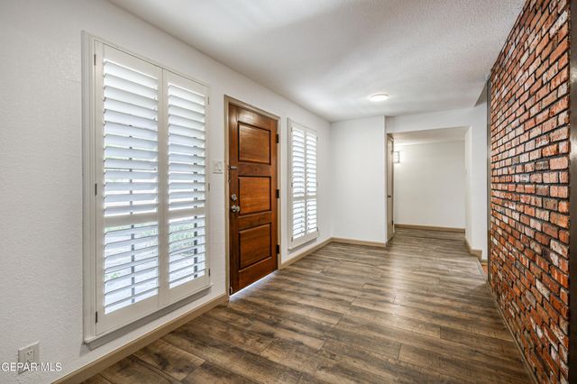 4945 VISTA GRANDE Circle, El Paso, TX 79922