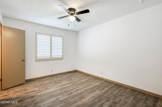 4945 VISTA GRANDE Circle, El Paso, TX 79922