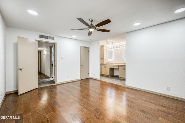 4945 VISTA GRANDE Circle, El Paso, TX 79922
