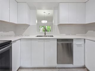 2212 S Cypress Bend Dr 301, Pompano Beach, FL 33069