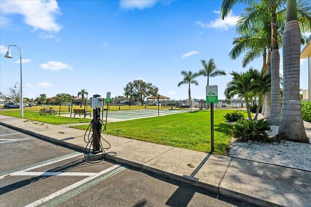 4900 BRITTANY DRIVE S 812, St Petersburg, FL 33715