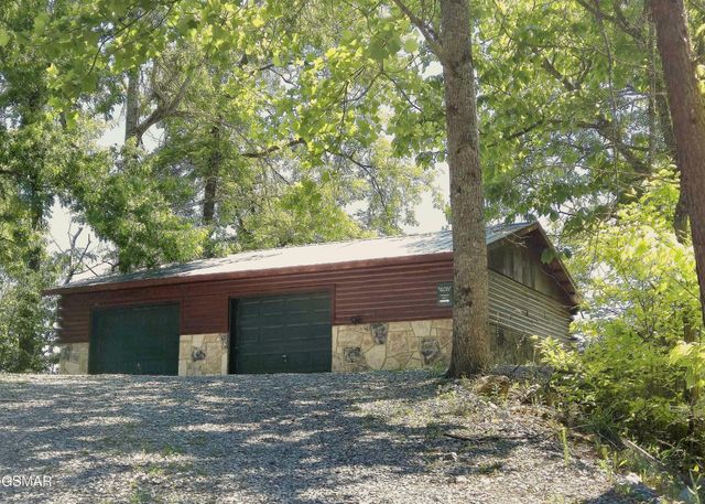2759 Hatcher Mountain Road, Sevierville, TN 37862