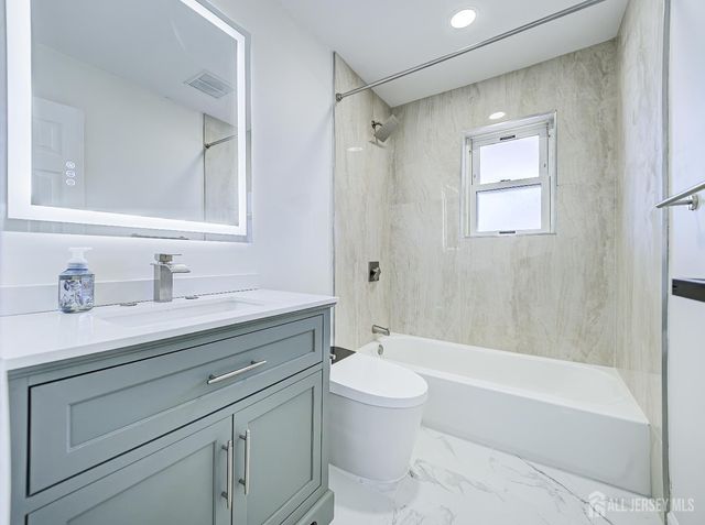 18 Judson Street 22B, Edison, NJ 08837