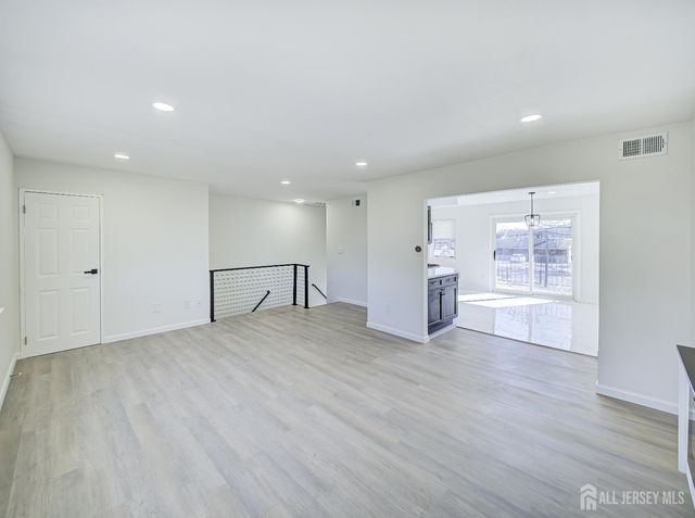 18 Judson Street 22B, Edison, NJ 08837