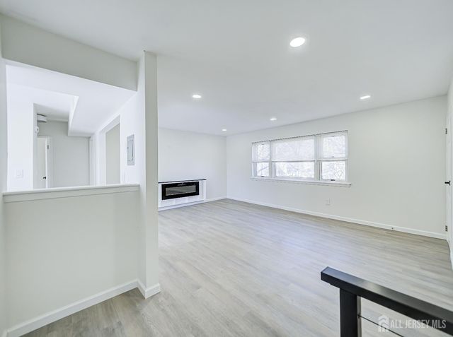 18 Judson Street 22B, Edison, NJ 08837