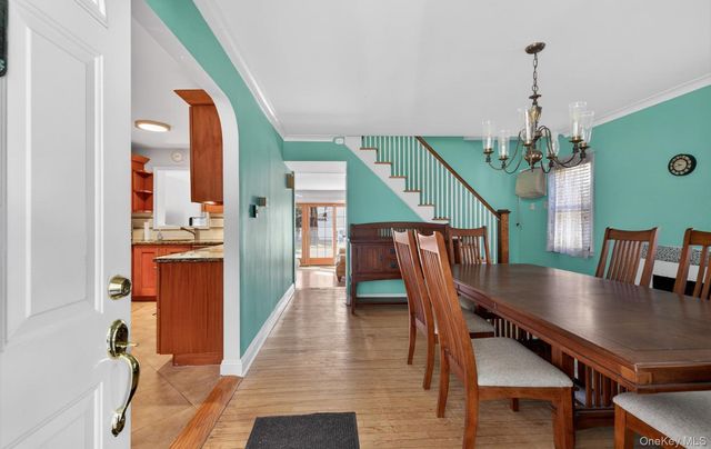 3992 William Street, Seaford, NY 11783