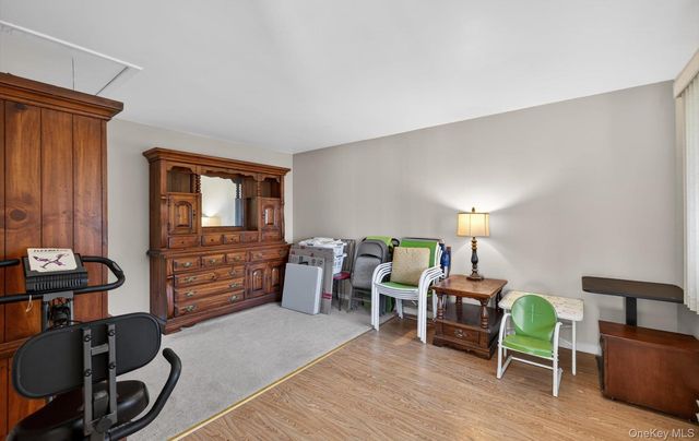 3992 William Street, Seaford, NY 11783