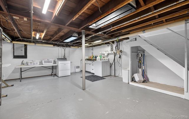 3992 William Street, Seaford, NY 11783