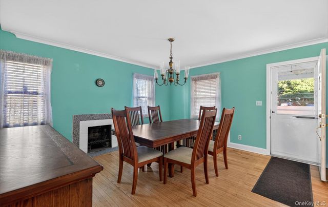 3992 William Street, Seaford, NY 11783