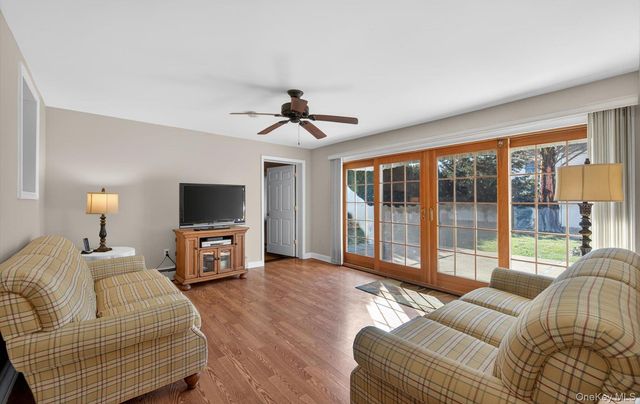 3992 William Street, Seaford, NY 11783