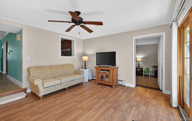 3992 William Street, Seaford, NY 11783