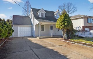 3992 William Street, Seaford, NY 11783