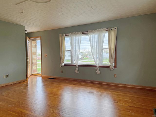 626 E Elnora Street, Odon, IN 47562
