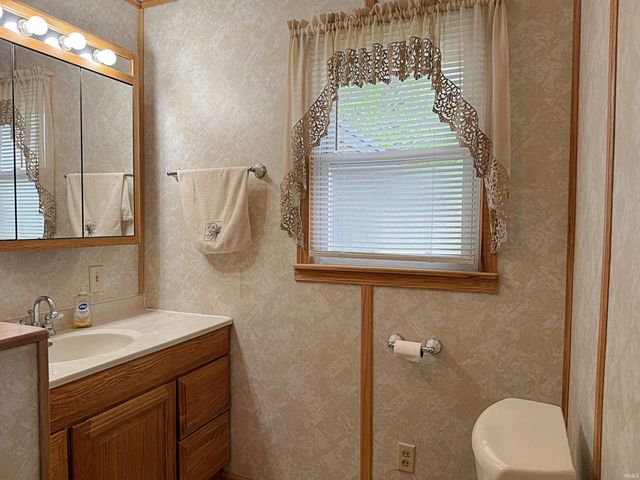 626 E Elnora Street, Odon, IN 47562