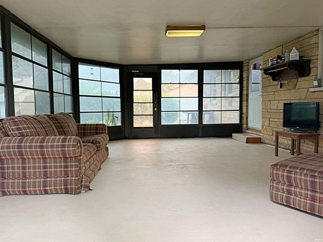 626 E Elnora Street, Odon, IN 47562