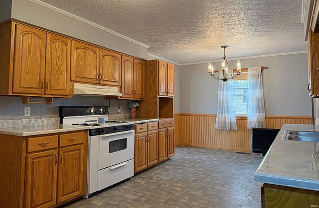 626 E Elnora Street, Odon, IN 47562