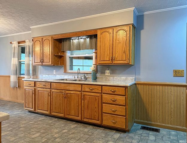 626 E Elnora Street, Odon, IN 47562