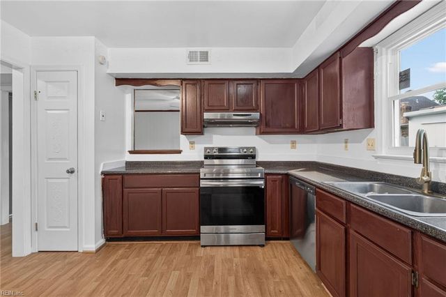 5681 Shinfield DR, Virginia Beach, VA 23464