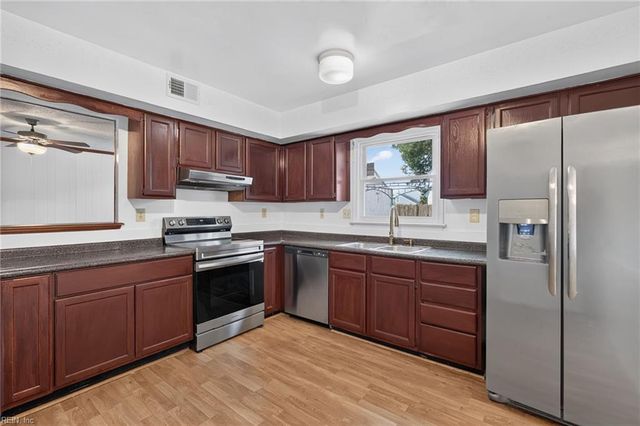 5681 Shinfield DR, Virginia Beach, VA 23464