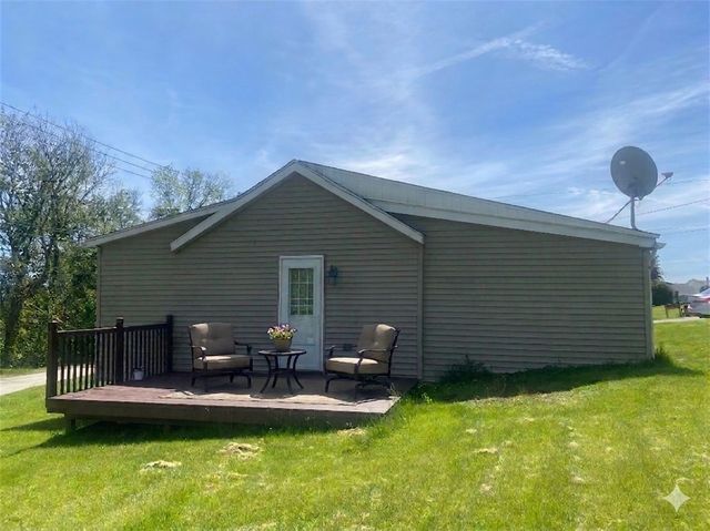 72 S Lincoln Ave, Hempfield Twp, PA 15601
