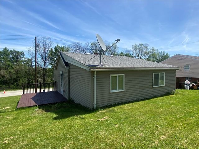 72 S Lincoln Ave, Hempfield Twp, PA 15601