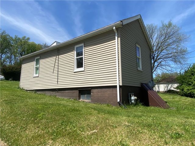 72 S Lincoln Ave, Hempfield Twp, PA 15601