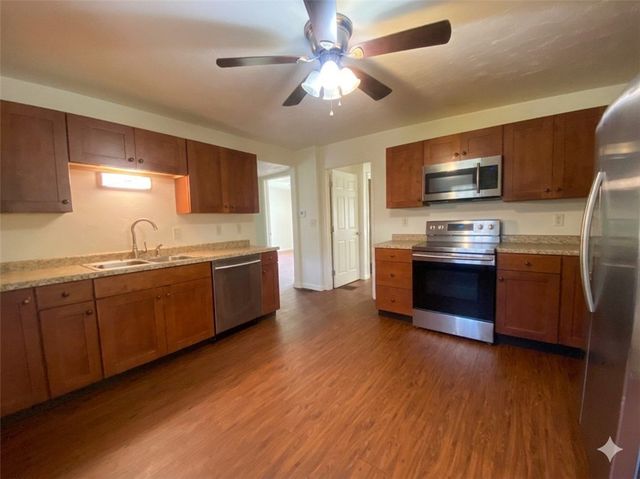 72 S Lincoln Ave, Hempfield Twp, PA 15601