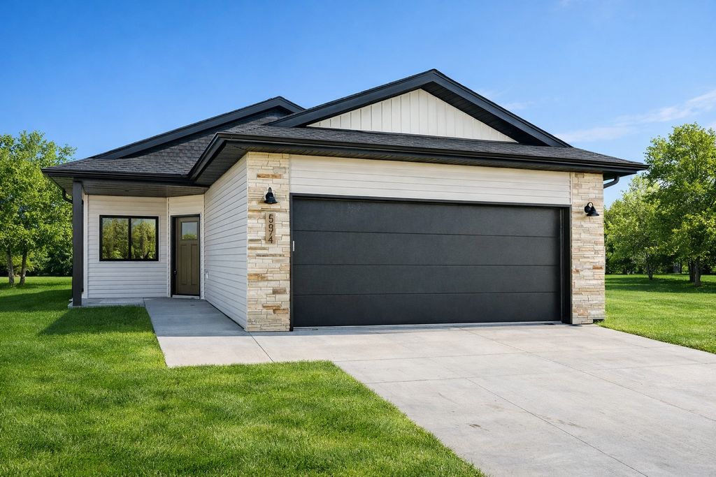 3842 Prairie Lane, Moorhead, MN 56560