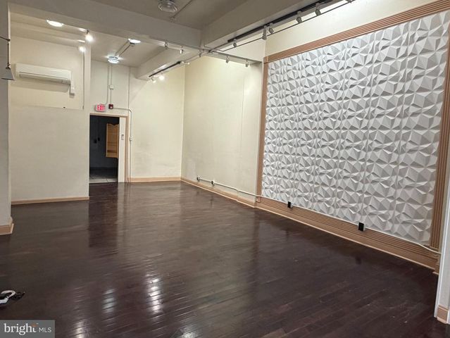 23-25 S 19TH ST, Philadelphia, PA 19103