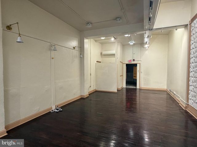 23-25 S 19TH ST, Philadelphia, PA 19103