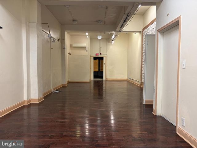 23-25 S 19TH ST, Philadelphia, PA 19103