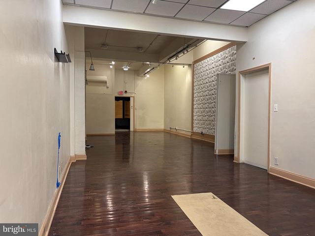 23-25 S 19TH ST, Philadelphia, PA 19103
