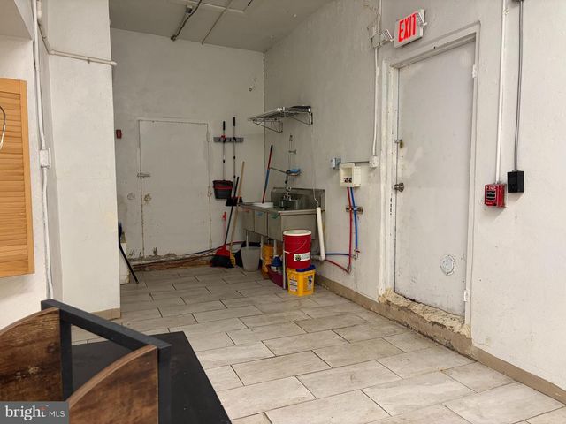 23-25 S 19TH ST, Philadelphia, PA 19103