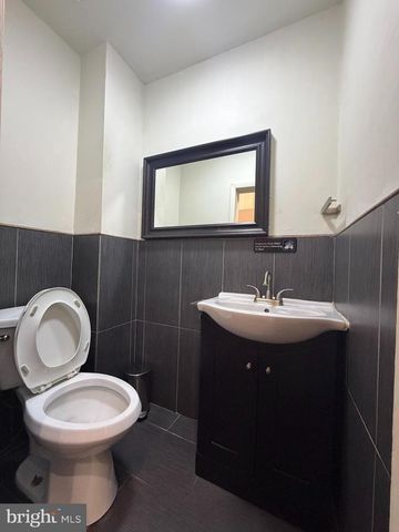 23-25 S 19TH ST, Philadelphia, PA 19103