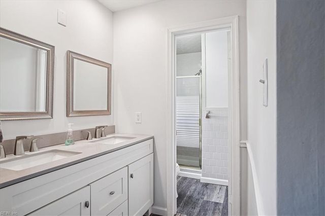 405 Kings Point CT, Virginia Beach, VA 23452