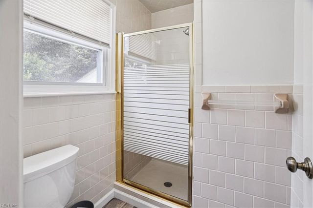 405 Kings Point CT, Virginia Beach, VA 23452