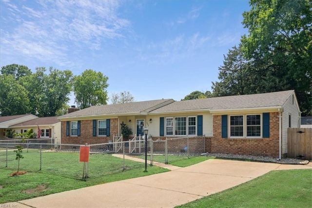 405 Kings Point CT, Virginia Beach, VA 23452