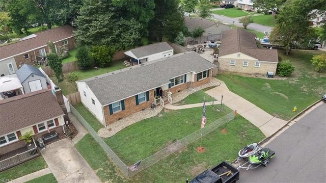 405 Kings Point CT, Virginia Beach, VA 23452
