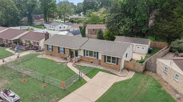 405 Kings Point CT, Virginia Beach, VA 23452