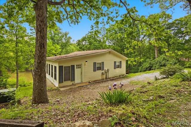 7686 Sunrise Drive, Hillsboro, MO 63050