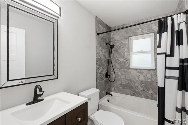 7686 Sunrise Drive, Hillsboro, MO 63050