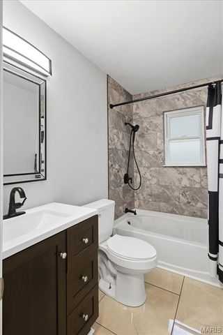 7686 Sunrise Drive, Hillsboro, MO 63050