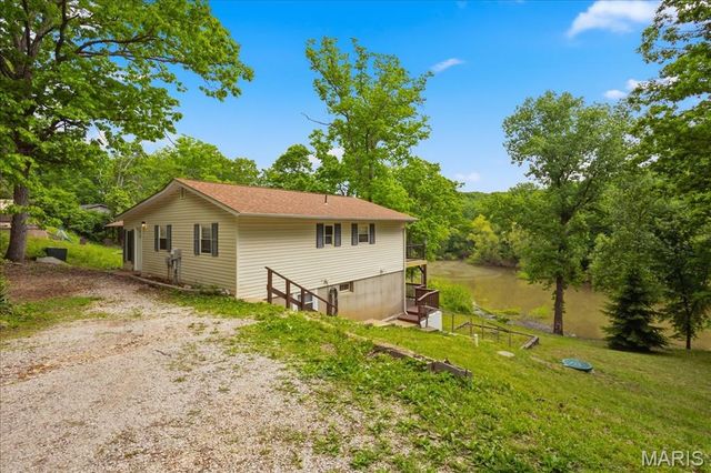 7686 Sunrise Drive, Hillsboro, MO 63050