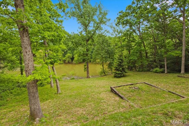 7686 Sunrise Drive, Hillsboro, MO 63050