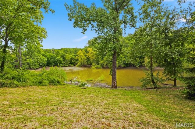 7686 Sunrise Drive, Hillsboro, MO 63050