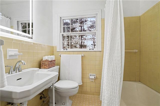 2360 Young Drive, College Park, GA 30337